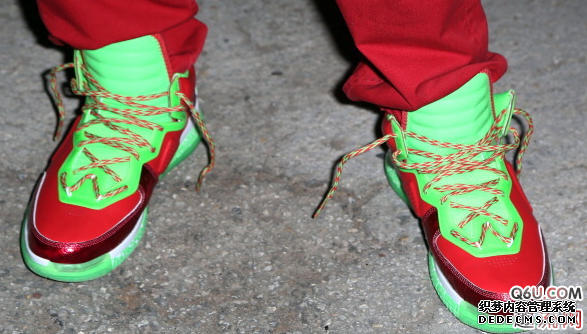 韦德之道7没有圣诞配色 往年韦德圣诞大战上脚的韦德之道圣诞系列鞋款盘点 韦德之道7没有圣诞配色 往年韦德圣诞大战上脚的韦德之道圣诞系列鞋款盘点