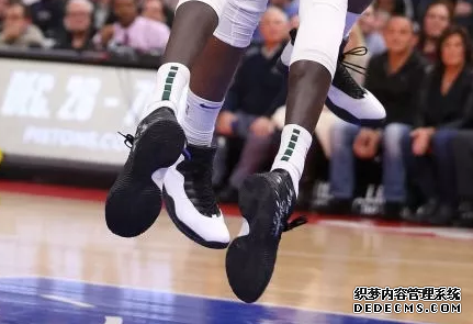 NBA12月18号库里上脚什么球鞋 NBA12月18号球星上脚球鞋一览 NBA12月18号库里上脚什么球鞋 NBA12月18号球星上脚球鞋一览