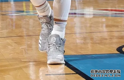 NBA12月18号库里上脚什么球鞋 NBA12月18号球星上脚球鞋一览 NBA12月18号库里上脚什么球鞋 NBA12月18号球星上脚球鞋一览