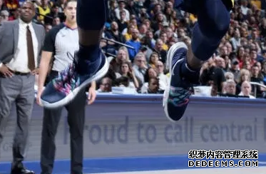 NBA12月19号球星上脚球鞋有哪些 NBA12月19号球星上脚球鞋盘点 NBA12月19号球星上脚球鞋有哪些 NBA12月19号球星上脚球鞋盘点