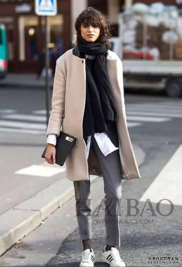 西裤+球鞋怎么搭配才好看 西裤+球鞋搭配技巧 西裤+球鞋怎么搭配才好看 西裤+球鞋搭配技巧