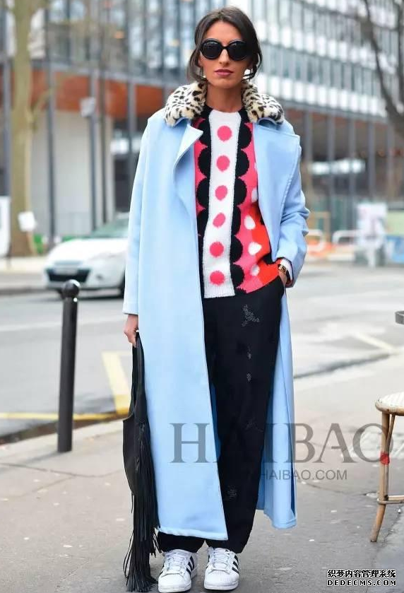 西裤+球鞋怎么搭配才好看 西裤+球鞋搭配技巧 西裤+球鞋怎么搭配才好看 西裤+球鞋搭配技巧