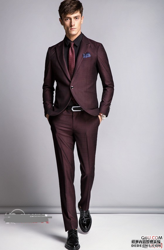 年会穿什么西装合适 年会西装穿什么颜色好看呢 年会穿什么西装合适 年会西装穿什么颜色好看呢