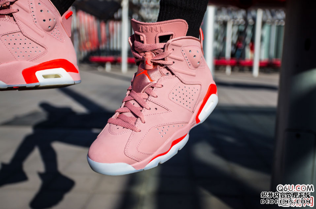 AJ6 X Aleali May樱花粉开箱测评 AJ6 Aleali May上脚图赏析 AJ6 X Aleali May樱花粉开箱测评 AJ6 Aleali May上脚图赏析