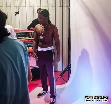 Needles是什么牌子 Needles的衣服怎么样 Needles是什么牌子 Needles的衣服怎么样