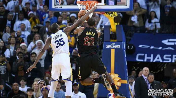 杜兰特带领勇士横扫骑士 杜兰特对詹姆斯再下一城 杜兰特带领勇士横扫骑士 杜兰特对詹姆斯再下一城