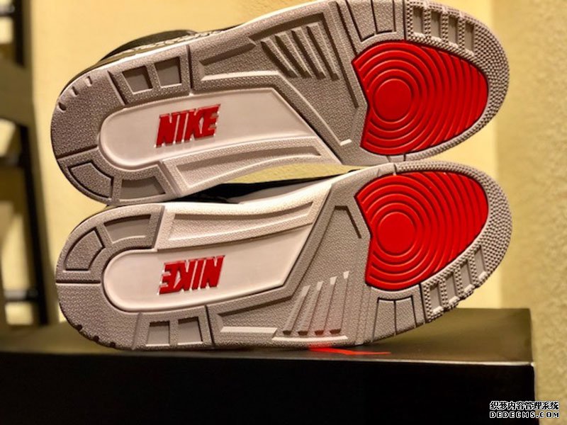 AJ3黑水泥真假对比 AJ3黑水泥2018复刻版鉴定方法 AJ3黑水泥真假对比 AJ3黑水泥2018复刻版鉴定方法