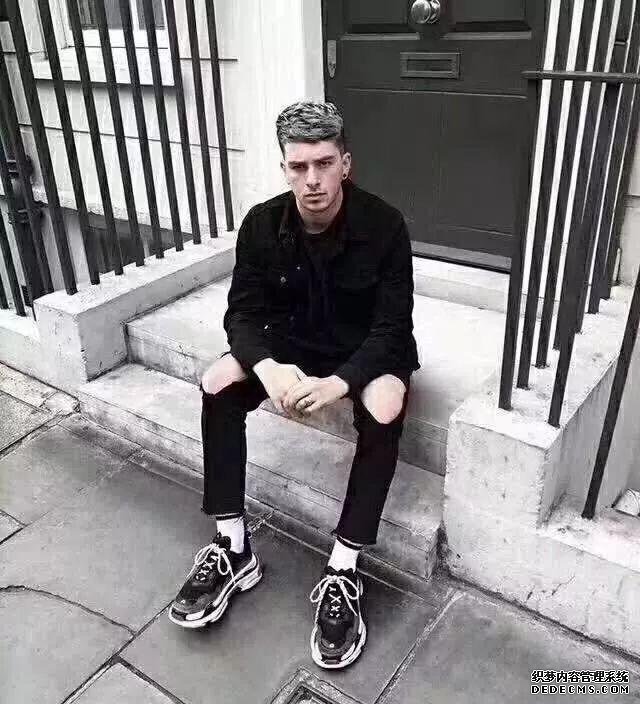 巴黎世家老爹鞋真假对比 Balenciaga Triple-S鉴定方法 巴黎世家老爹鞋真假对比 Balenciaga Triple-S鉴定方法