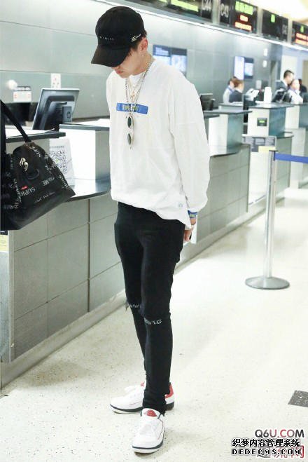 吴亦凡超酷时尚潮男穿搭 男孩子如何穿搭时尚帅气 吴亦凡超酷时尚潮男穿搭 男孩子如何穿搭时尚帅气