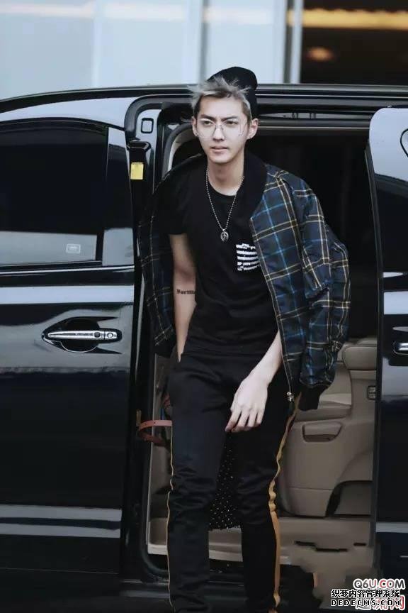 吴亦凡超酷时尚潮男穿搭 男孩子如何穿搭时尚帅气 吴亦凡超酷时尚潮男穿搭 男孩子如何穿搭时尚帅气