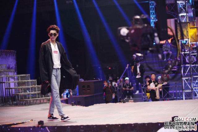 吴亦凡超酷时尚潮男穿搭 男孩子如何穿搭时尚帅气 吴亦凡超酷时尚潮男穿搭 男孩子如何穿搭时尚帅气