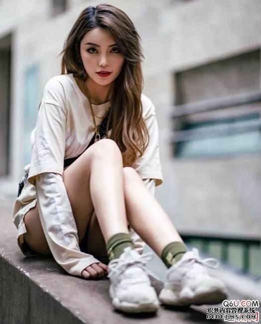 yeezy老爹鞋与AJ1如何穿搭好看 女生穿yeezy老爹鞋和AJ1哪个更好看 yeezy老爹鞋与AJ1如何穿搭好看 女生穿yeezy老爹鞋和AJ1哪个更好看