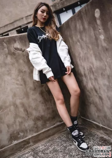 yeezy老爹鞋与AJ1如何穿搭好看 女生穿yeezy老爹鞋和AJ1哪个更好看 yeezy老爹鞋与AJ1如何穿搭好看 女生穿yeezy老爹鞋和AJ1哪个更好看